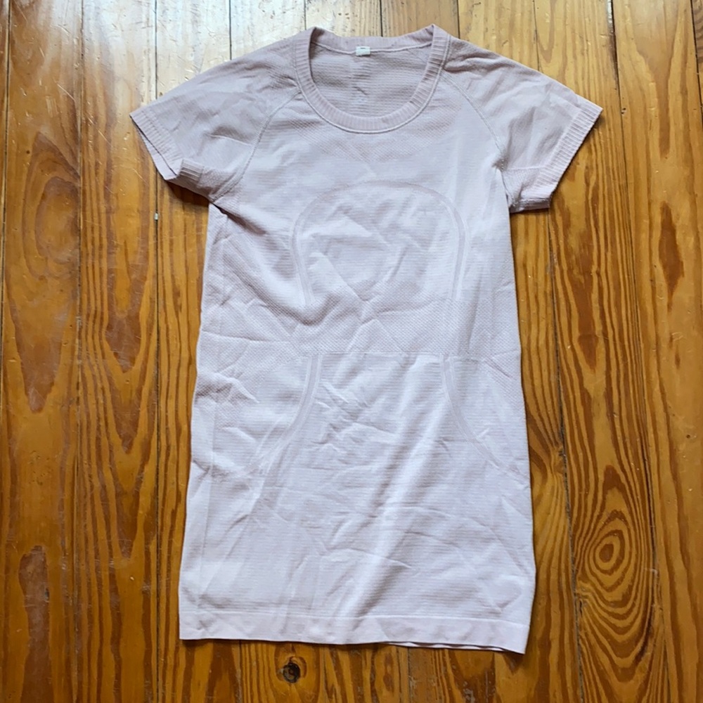 Lululemon athletic top